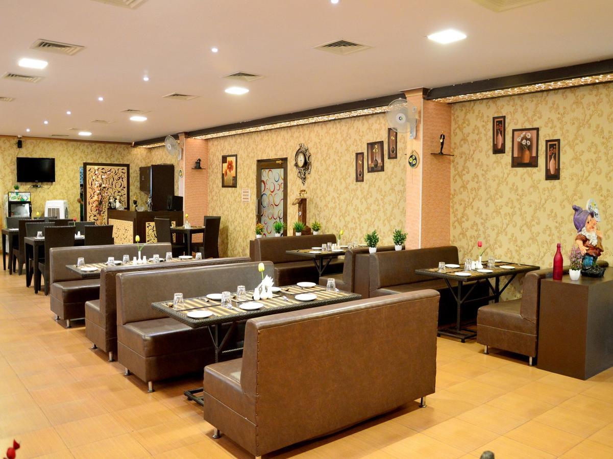 Oyo 6012 Hotel Rockwell Jaipur Buitenkant foto