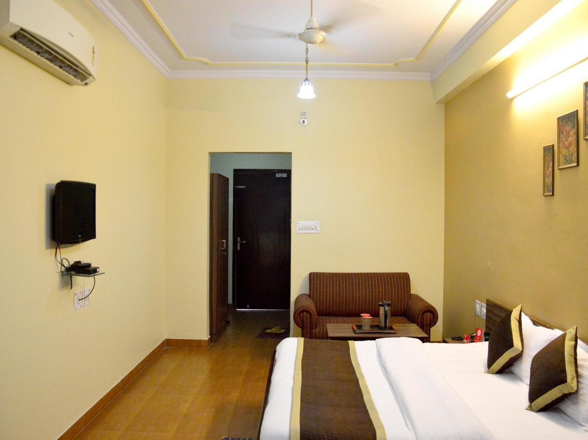 Oyo 6012 Hotel Rockwell Jaipur Buitenkant foto