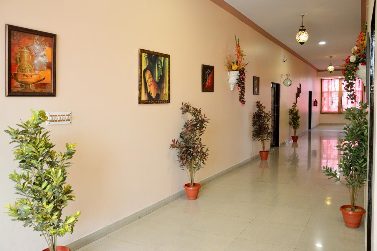 Oyo 6012 Hotel Rockwell Jaipur Buitenkant foto